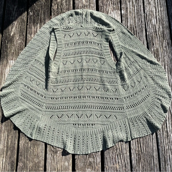 Green Sweater Knit Sleeveless Cardigan - Picture 4 of 4